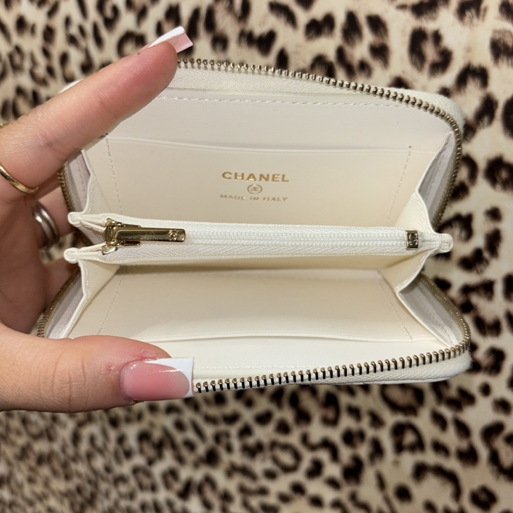 CHANEL CC Jeweled Quilt Wallet - Picture 5 of 8